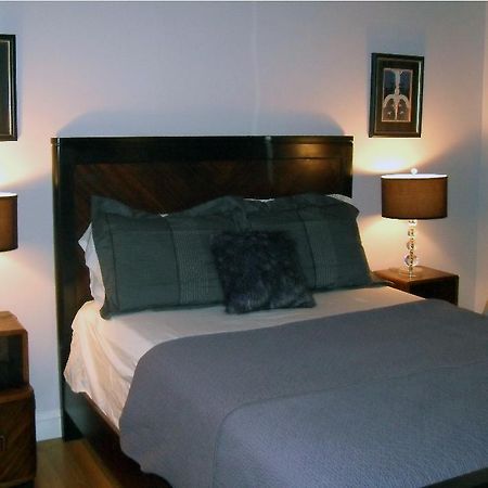 255West Guesthouse New York Room photo